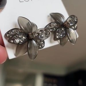 Vintage J. Crew Flower stud earrings, warm gray color